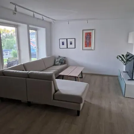 3 Bedroom - Free Parking