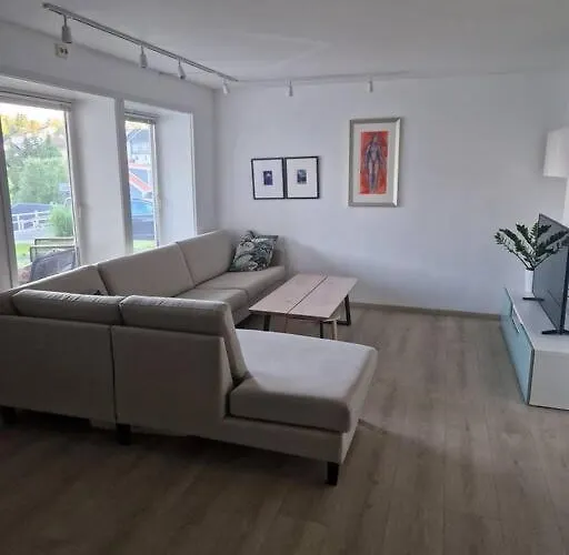 3 Bedroom - Free Parking