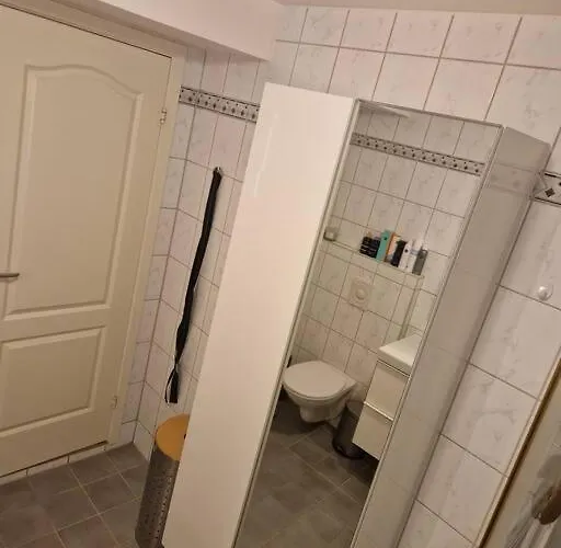 3 Bedroom - Free Parking